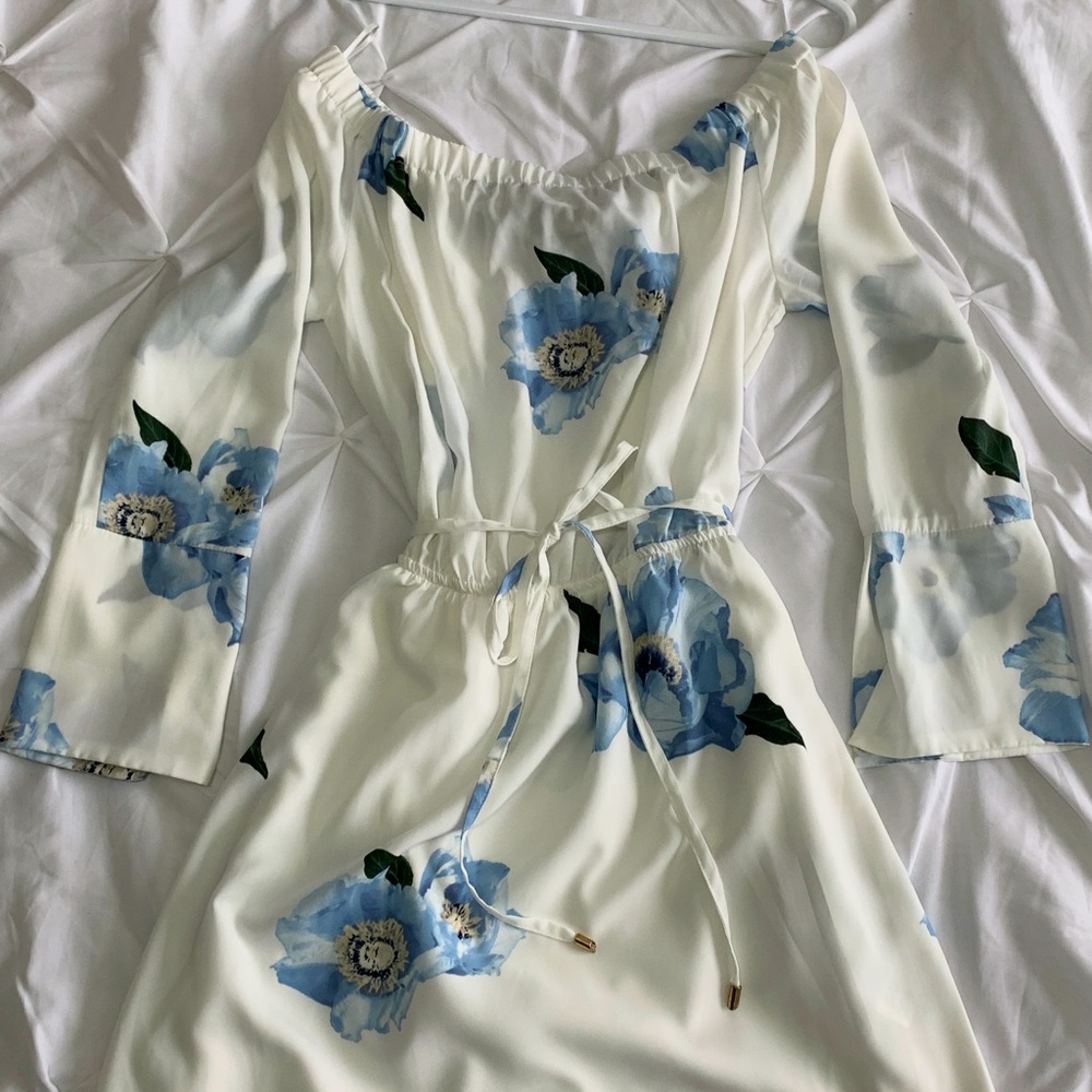 DEX white flower pattern flowy mini dress 🌸 - Picture 2 of 5